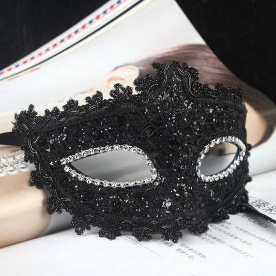 How-to-Make-a-Paper-Mache-Mask-With-a-Foil-Mold_07
