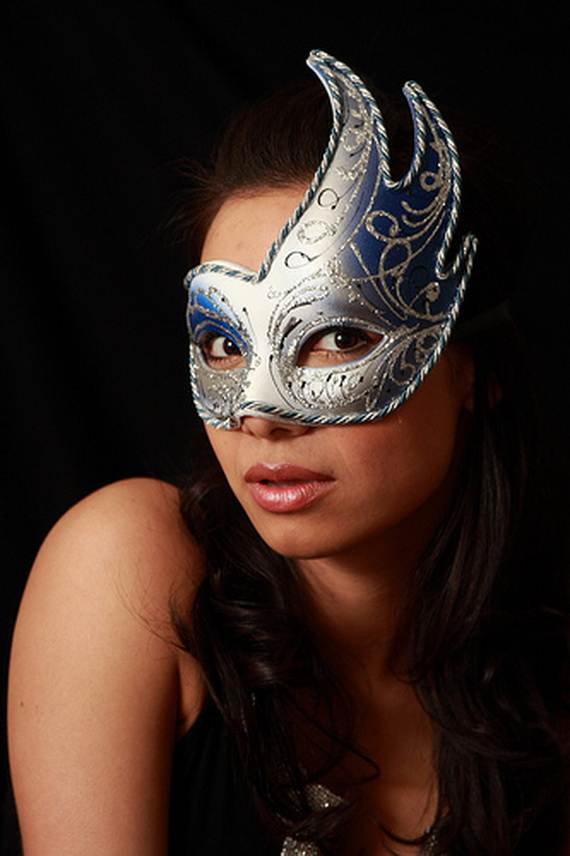 How-to-Make-a-Paper-Mache-Mask-With-a-Foil-Mold_23