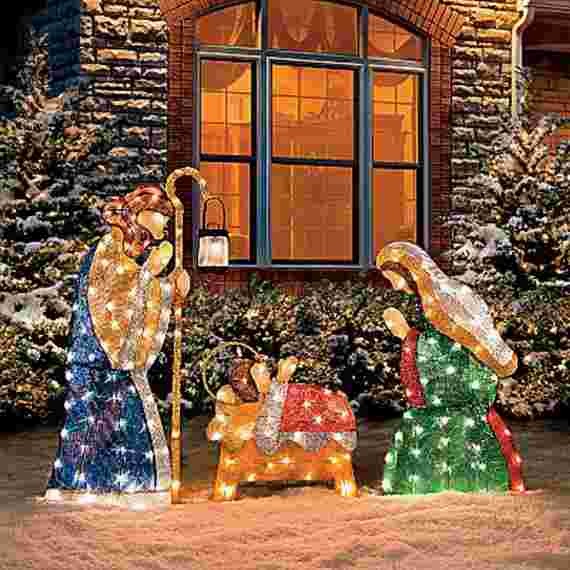 Outdoor-Christmas-Decorations-For-A-Holiday-Spirit-_331