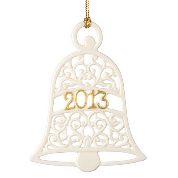 Splendid Ideas For Christmas Tree Decoration With Silver And Gold Ornaments_02