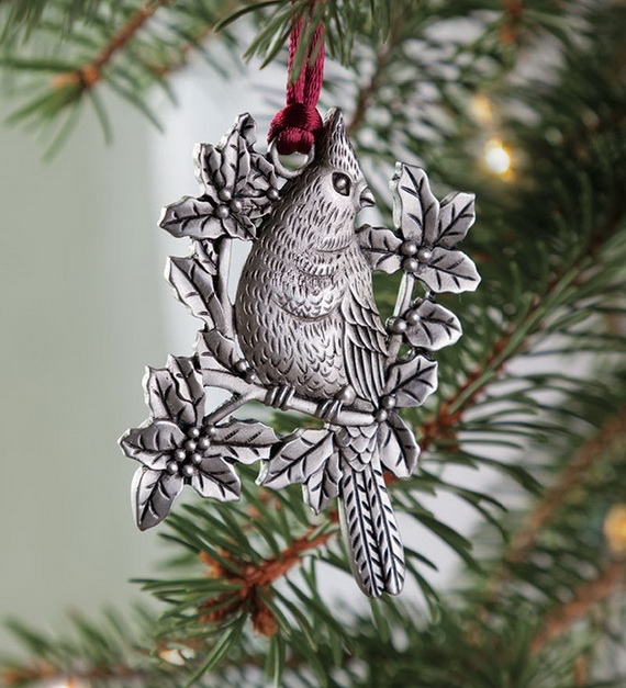 Splendid Ideas For Christmas Tree Decoration With Silver And Gold Ornaments_17