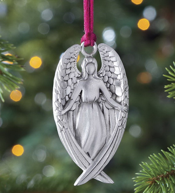 Splendid Ideas For Christmas Tree Decoration With Silver And Gold Ornaments_19