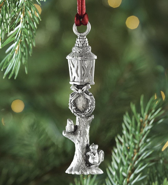 Splendid Ideas For Christmas Tree Decoration With Silver And Gold Ornaments_20