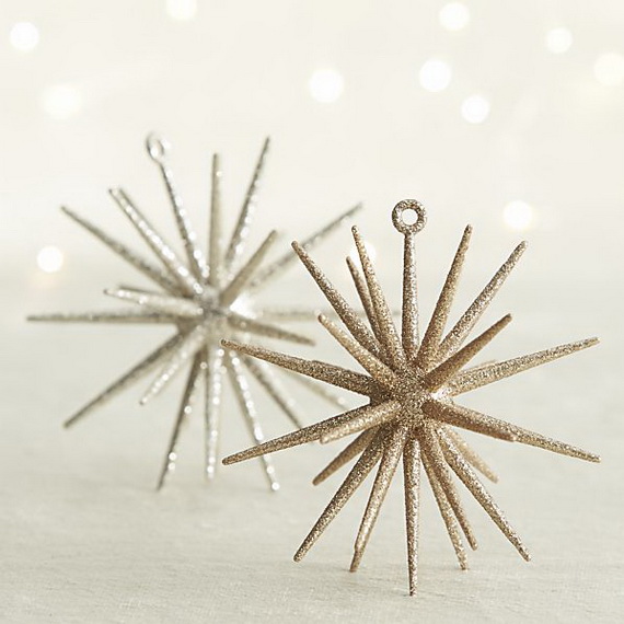 Splendid Ideas For Christmas Tree Decoration With Silver And Gold Ornaments_44