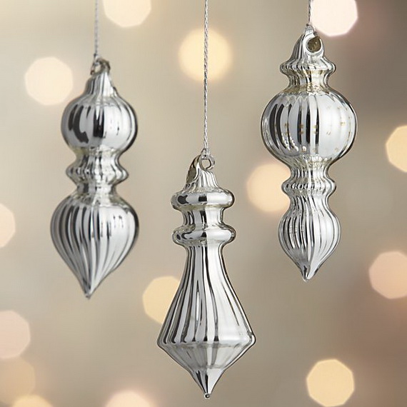 Splendid Ideas For Christmas Tree Decoration With Silver And Gold Ornaments_66