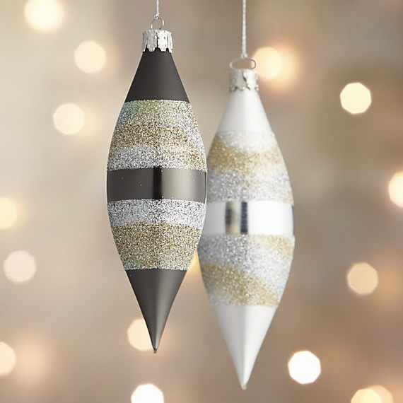 Splendid Ideas For Christmas Tree Decoration With Silver And Gold Ornaments_68