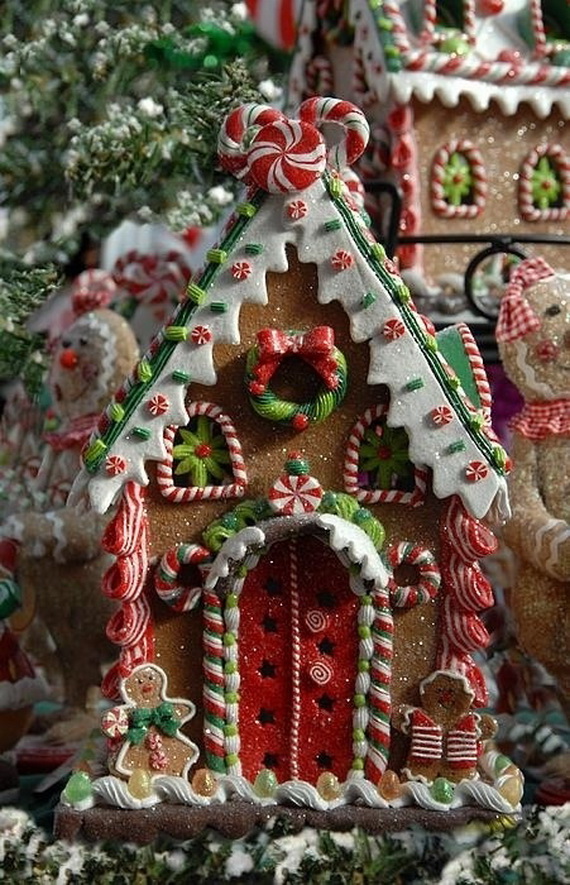 Amazing Traditional Christmas Gingerbread Houses_22