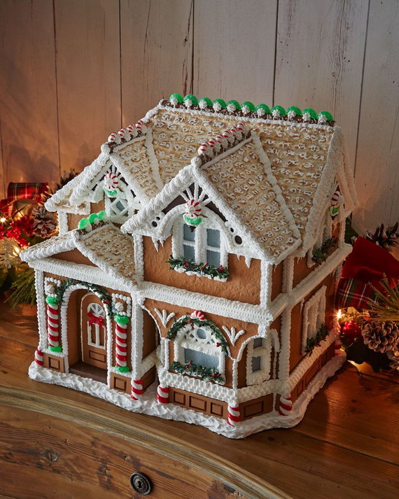Amazing Traditional Christmas Gingerbread Houses_26
