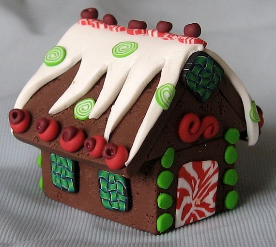 Amazing Traditional Christmas Gingerbread Houses_46