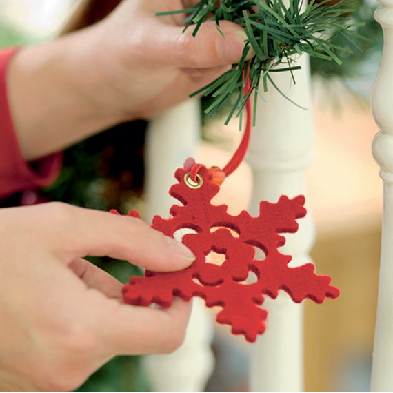 Creative Homemade Christmas Crafts and Decoration Projects for Kids_29