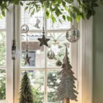 Elegant Christmas Window Décor Ideas (2)