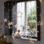 Elegant Christmas Window Décor Ideas (5)