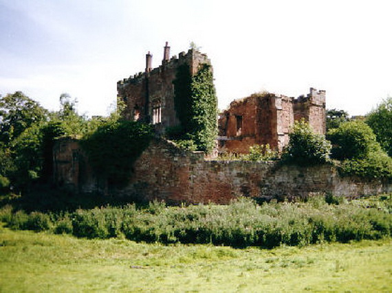 Historical Astley Castle In The Warwickshire Countryside_12
