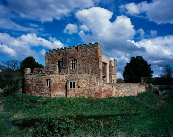 Historical Astley Castle In The Warwickshire Countryside_13