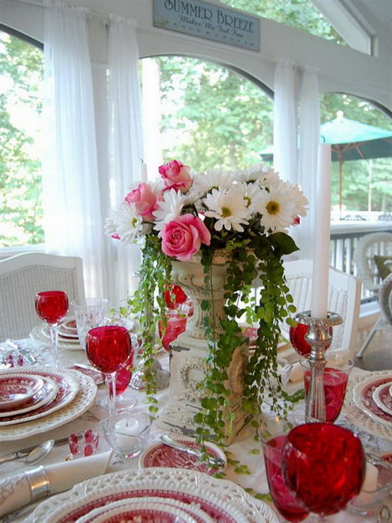 Amazing Romantic Table Centerpiece Decorating Ideas for Valentine’s Day _07