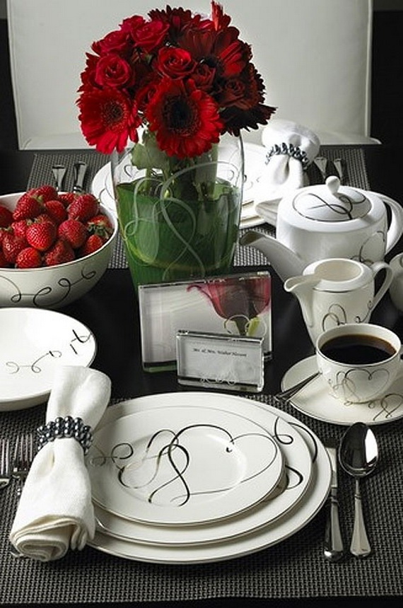 Amazing Romantic Table Centerpiece Decorating Ideas for Valentine’s Day _08
