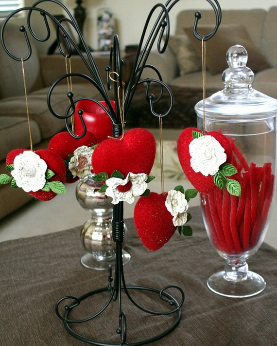 Amazing Romantic Table Centerpiece Decorating Ideas for Valentine’s Day _9