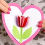 Tulip-in-a-Heart-Card-Valentines-Day-Craft-for-Kids (1)