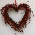 vinokna.con_.ua-15-lovely-valentines-day-wreath-designs-for-february-15