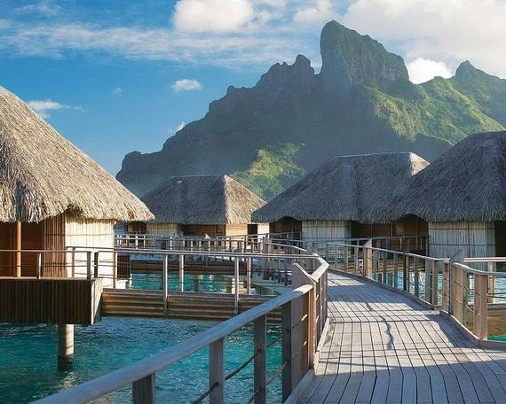 Best-Overwater-Bungalows-In-Tahiti-Le-Meridien-Bora-Bora-_34