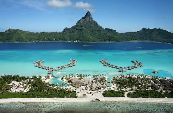 Best-Overwater-Bungalows-In-Tahiti-Le-Meridien-Bora-Bora-_39