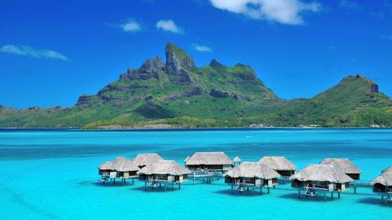 Best-Overwater-Bungalows-In-Tahiti-Le-Meridien-Bora-Bora-_55