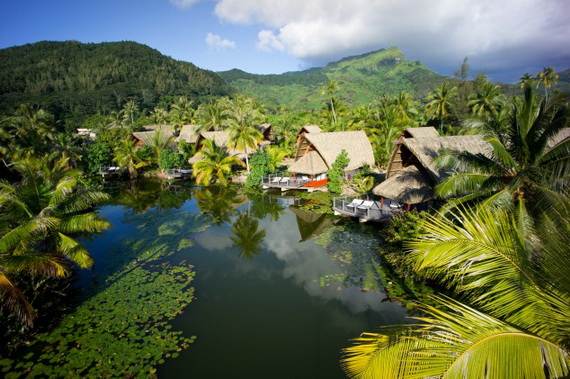 Best-Overwater-Bungalows-In-Tahiti-Le-Meridien-Bora-Bora-_58