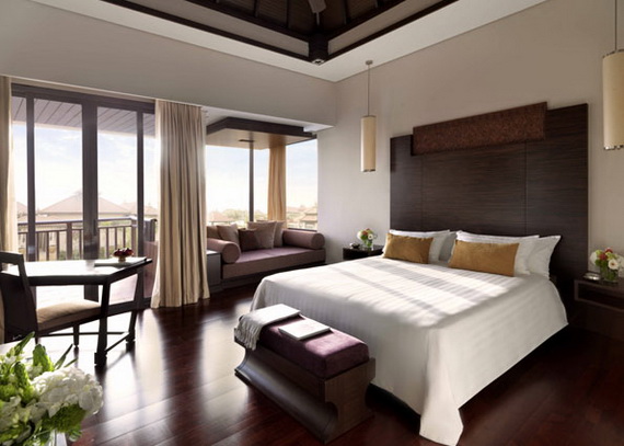 Anantara_Dubai_The_Palm_Resort_Deluxe_Lagoon_View_Room_Bedroom