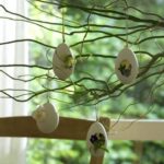 Simple Easter Window Decoration Ideas 21