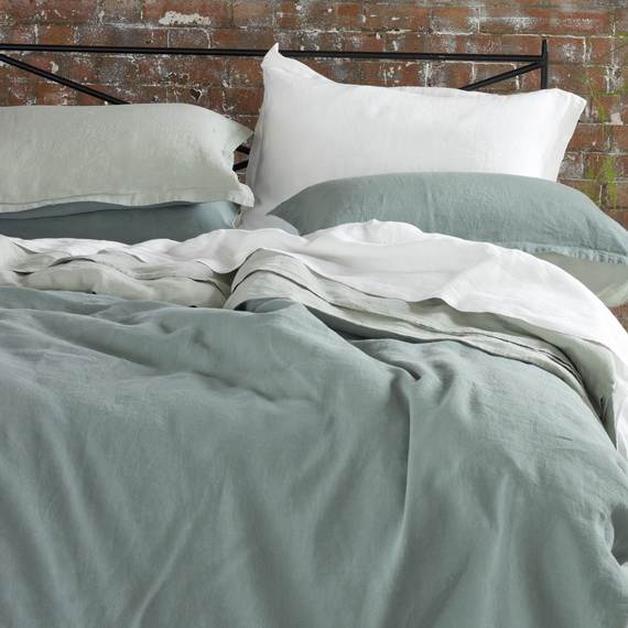 Modern-Bedding-Sets-and-Romantic-Ideas-for-Mothers-Day-Gift-_2