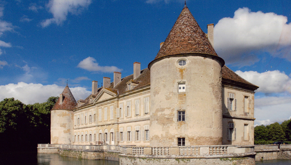 C18th Burgundy Chateau a Charming Hotel in Bourgogne France_06