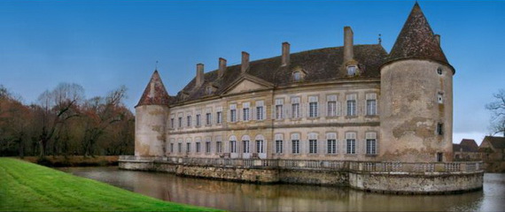 C18th Burgundy Chateau a Charming Hotel in Bourgogne France_17