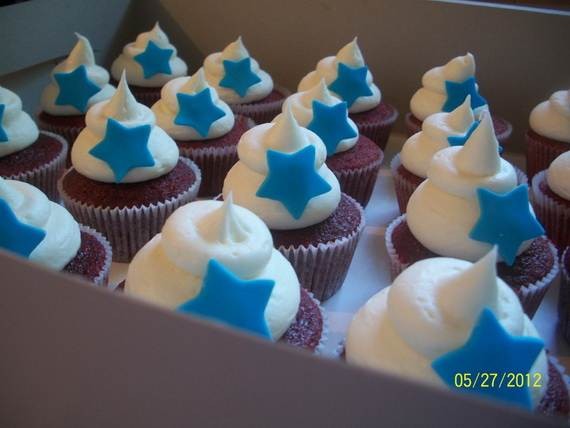 Spectacular Red, Blue, and White Cupcake Decorating Ideas (27)