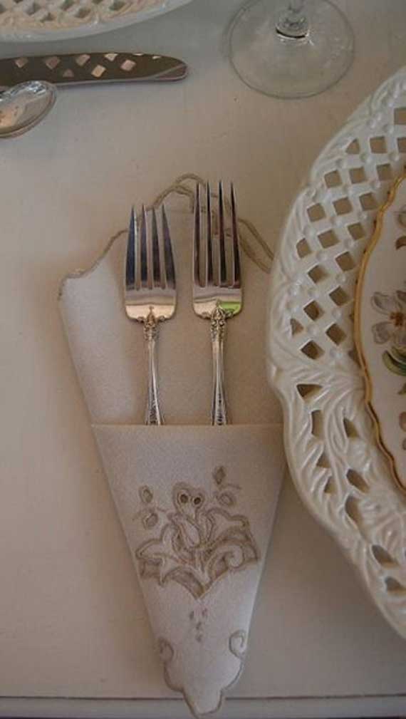 Creative Napkin Folds for Your Holiday Table (41)