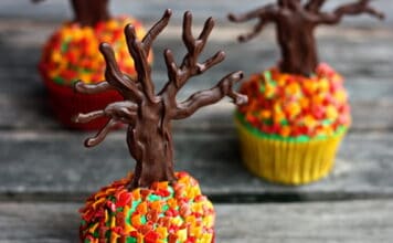 45 Edible Decoration Ideas for Halloween Cakes and Cupcakes