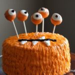 45-Edible-Decoration-Ideas-for-Halloween-Cakes-and-Cupcakes_40