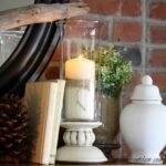 35-Gorgeous-Holiday-Mantel-Decorating-Ideas-with-Pine-cones_02