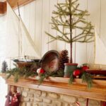 35-Gorgeous-Holiday-Mantel-Decorating-Ideas-with-Pine-cones_05
