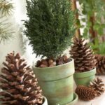 35-Gorgeous-Holiday-Mantel-Decorating-Ideas-with-Pine-cones_08