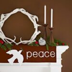 35-Gorgeous-Holiday-Mantel-Decorating-Ideas-with-Pine-cones_11