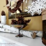 35-Gorgeous-Holiday-Mantel-Decorating-Ideas-with-Pine-cones_25