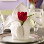 Creative-Elegant-Napkin-Ideas-You-Cant-Screw-Up-For-Any-Occasion_03