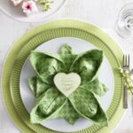 Creative-Elegant-Napkin-Ideas-You-Cant-Screw-Up-For-Any-Occasion_32