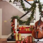 Festive-Holiday-Staircases-and-Entryways_44