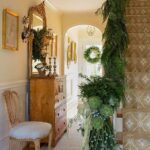 Festive-Holiday-Staircases-and-Entryways_87