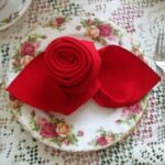 Napkin-Folding-–-Seasonal-Ideas-For-Table-Decoration_061