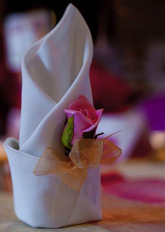 Napkin Folding – Seasonal Ideas For Table Decoration_67