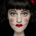 Pretty-and-scary-Halloween-makeup-ideas-for-the-whole-family-a-16