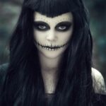 Pretty-and-scary-Halloween-makeup-ideas-for-the-whole-family-a-17