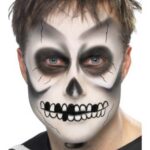 Pretty-and-scary-Halloween-makeup-ideas-for-the-whole-family-a-41